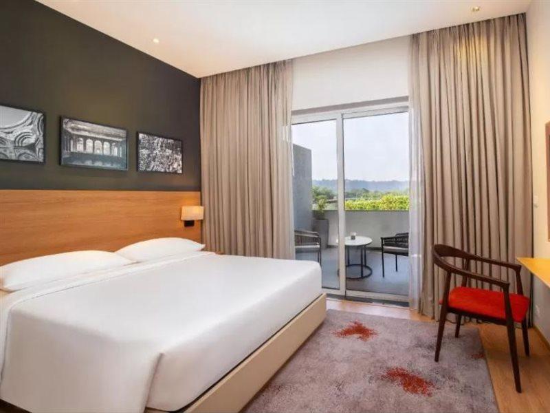 Park Inn By Radisson Гвалиор Екстериор снимка