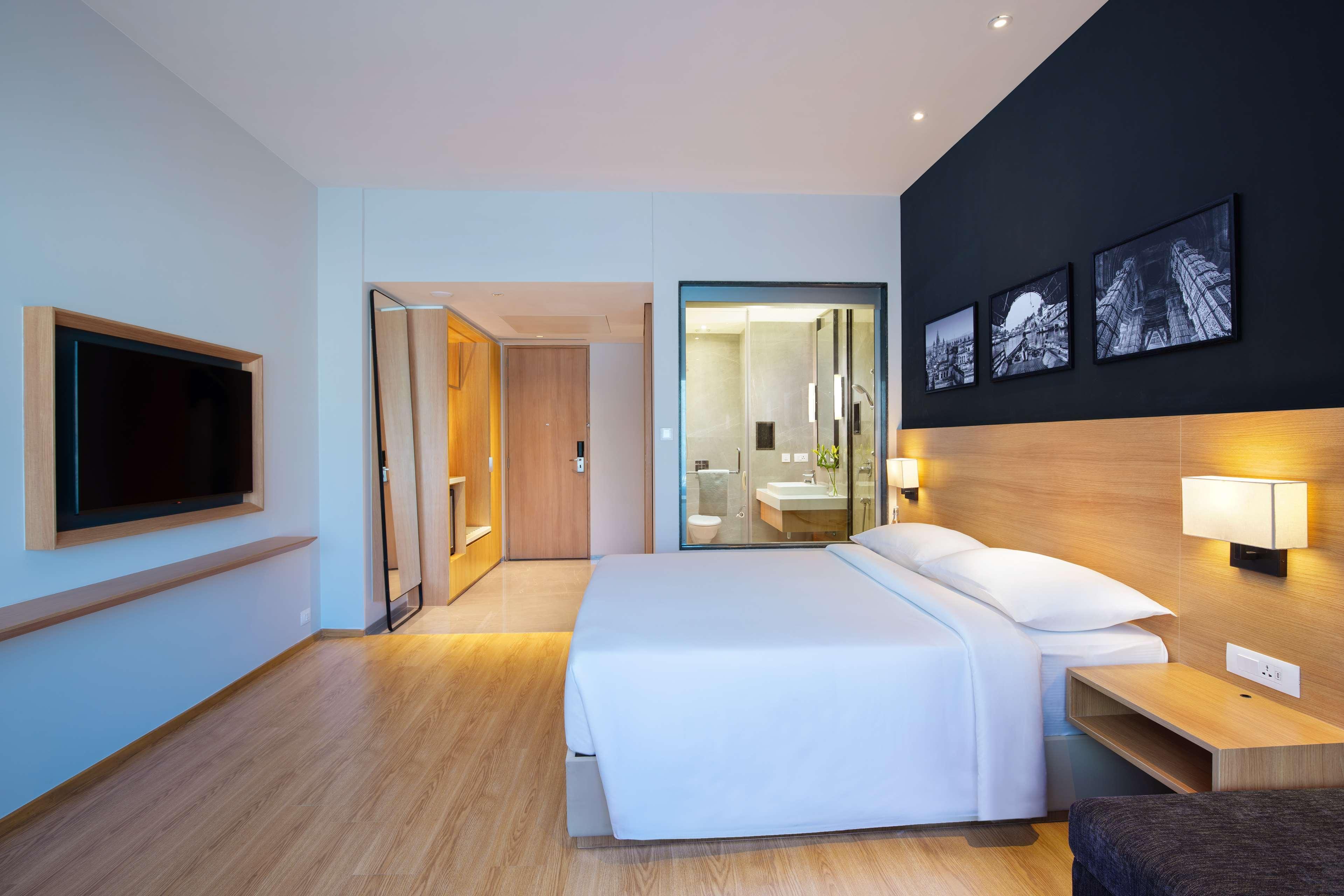 Park Inn By Radisson Гвалиор Екстериор снимка